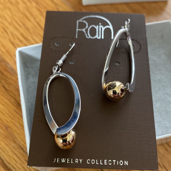 Silver Oval Drop Earrings - Picture 3 of 4